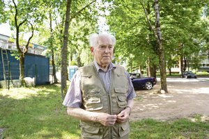 Privačių namų ir daugiabučių gyventojų kaimynystė Kaune įkaito – nesutaria dėl žolės