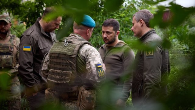 V. Zelenskis patvirtino informaciją apie ukrainiečių kontrpuolimą: išsamiau nekalbėsiu