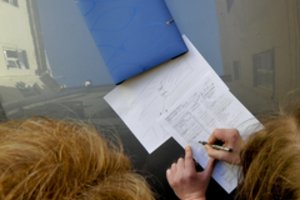 Atskleidė, kur klysta vairuotojai, pildydami eismo įvykio deklaracijas: tai žinoti verta