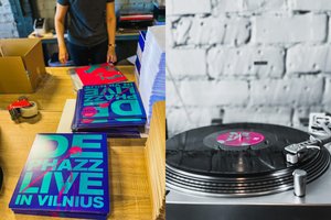 Vokiečių grupė „De-Phazz“ išleidžia Vilniaus jubiliejui skirtą vinilo plokštelę