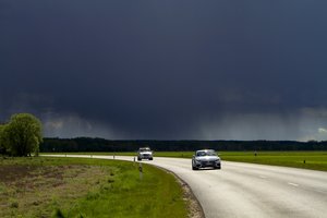 Kaitrą Lietuvoje keis vasariškos liūtys su perkūnija: sinoptikai praneša, kur klius daugiausia