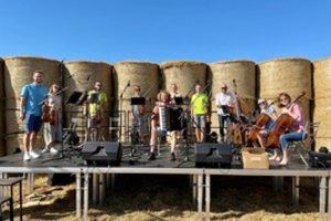 Liudo Mikalausko sumanyta arena iš šiaudų sugrįžta