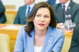 Už kurą 43 skirtingomis kortelėmis atsiskaičiusi Lazdijų merė dalį lėšų grąžina: „Skandalingoms antraštėms turinio yra“