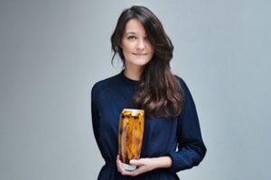 Lietuvė dizainerė kuria išskirtinius gaminius: plytelėms panaudojo pelenus