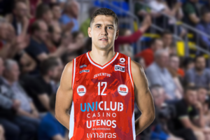 Pirmasis naujokas Utenoje: prie komandos jungiasi „Gargždų“ ekipoje atsiskleidęs puolėjas