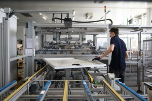 Lietuvos ekonomikos padangę temdo trys didelės grėsmės: atsakė, ar krizė beldžiasi į duris