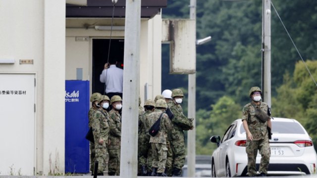Baisi nelaimė Japonijos kariuomenės poligone – naujokas nušovė du karius: laikinai sustabdyti mokymai