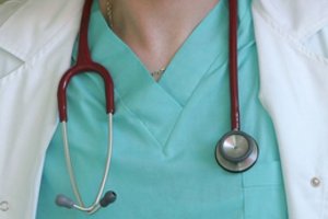 Staiga mirusios 20-metės motinai – 30 tūkst. eurų: teismas nusprendė, kad medikai suklydo