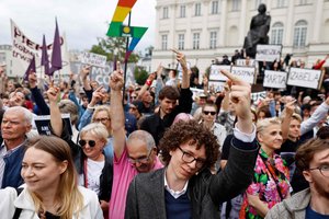 Tūkstančiai žmonių Lenkijoje protestavo prieš griežtus abortų įstatymus