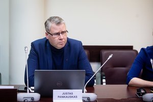 A. Tapinui paviešinus skandalingus faktus, J. Pankauskas skubiai grąžino Lazdijų savivaldybei beveik 930 eurų