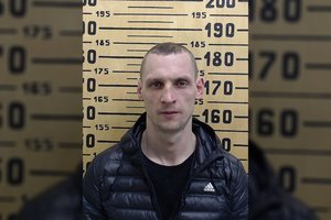 Vos prieš porą dienų sučiuptas apsivogęs kalėjimo bėglys vėl paspruko – šį kartą dingo po apklausos