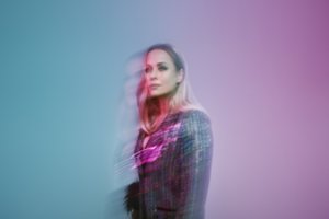 Inga Jankauskaitė pristato dainą „Atleisk/Paleisk“: „Tik įrašiusi pradėjau juoktis – juk apie Jonines tai“