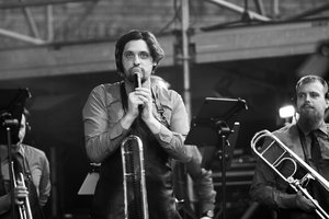 Jievaras Jasinskis: „Žaviuosi džiazo laisve, bet pasiilgstu ir akademinės muzikos spalvų“