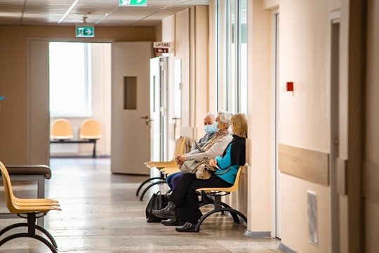 Eilės pas gydytojus – keleriems metams į priekį: medikai pasiūlė, kaip pas specialistus patekti greičiau