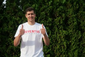 „Juventus“ naujokas Š. Beniušis: „Dar niekada nebuvau toks ramus pasirašant kontraktą“