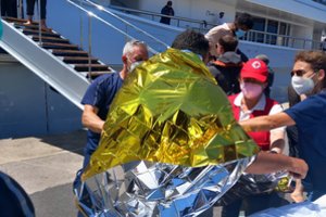 Po migrantų laivo katastrofos prie Graikijos krantų Pakistane suimta 10 spėjamų žmonių kontrabandininkų