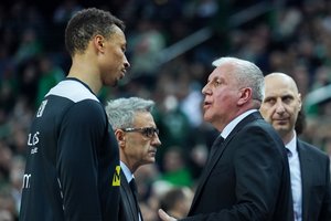 Belgrade – įprastas vaizdelis: vietiniai sirgaliai varžovų krepšininkus apmėtė daiktais