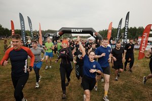 Šeštadienį greta Vilniaus žemę drebino didžiausios šalyje ekstremalaus bėgimo su kliūtimis varžybos „Alfa Run“