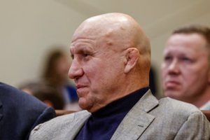 Rusų valdininko proto užtemimas: siūlo į Paryžiaus olimpiadą siųsti tankus