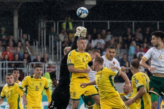 Nugriaudėjusios futbolo rungtynės surinko minią aistruolių: tiki – požiūris į šį sportą kinta