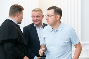 Po 7-erių metų politinės korupcijos byloje – advokato kaltinimas: „Kankinimas procesu“