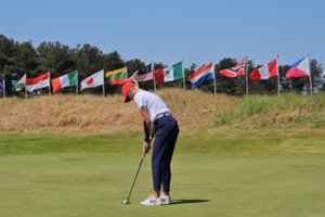 Legendinėse moterų golfo varžybose D. Britanijoje – solidus Gilės Bitės Starkutės pasirodymas