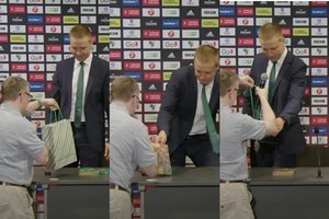 P. Motiejūnas iš „Žalgirio“ išlydėtas ne tuščiomis: spaudos konferencijoje – netikėtos sirgaliaus dovanos