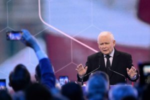 Lenkijos valdančiosios partijos lyderis grįžta į vyriausybę