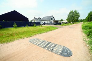 Nuo greituolių vilniečiai ginasi patys – įsirengė gulinčius policininkus