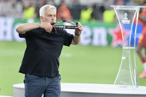 J. Mourinho sulaukė UEFA bausmės: teks pailsėti nuo futbolo