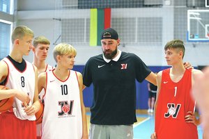 J. Valančiūno stovyklos dalyviams – žinomų trenerių pamokos ir psichologo patarimai