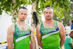 Baidarių ir kanojų irkluotojai jau žvelgia į kovą dėl olimpinių kelialapių