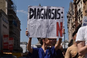 Anglijos ligoninių gydytojai surengs penkių dienų trukmės streiką