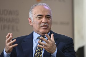 Rusiją dažnai kritikuojanti šachmatų legenda kirto vėl: jei nepalaikote Ukrainos – esate išdavikai