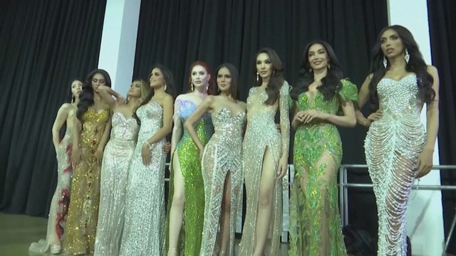 Tailande surengtas translyčių moterų grožio konkursas: išvyskite įspūdingai pasidabinusias dalyves
