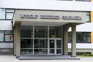 Kiek daugiau nei 2 tūkst. šalies abiturientų laiko fizikos egzaminą