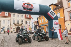 Pirmieji „Breslau“ ralio kilometrai įveikti – navigacinių iššūkių netrūksta nuo pirmos dienos