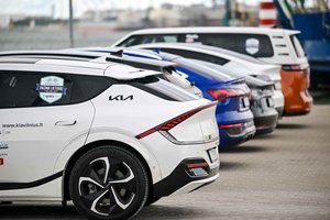 Po elektromobilių varžybų „Ignitis ON: pažink Lietuvą“ – įkrovimo vietų dar trūksta, bet padeda elektromobilių progresas