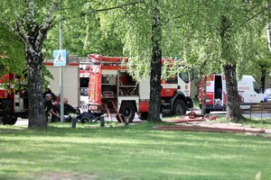 Vilniaus daugiabutyje kilo gaisras – liepsnojo butas