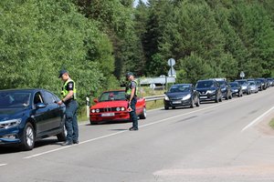 Šventinio savaitgalio rezultatai: neblaivūs vairuotojai rinkosi ne tik automobilius