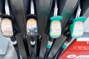 Degalai Lietuvoje toliau brangsta – štai kiek per savaitę pakilo sumos