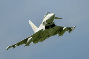 Rusija tvirtina virš Juodosios jūros perėmusi kelis britų karo lėktuvus