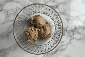 Vaniliniai ledai su karamele: tikras vasaros skonis