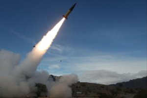 Ukrainiečiai džiaugiasi galingosiomis britų raketomis, tačiau prašo dar vieno itin svarbaus ginklo