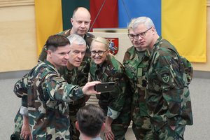 Šaulių sąjungos įkūrimo dieną pažymėjo ir Seimo nariai: dalis į posėdį atvyko pasipuošę uniformomis