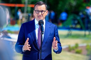 M. Morawieckis užsipuolė Europos Sąjungą dėl Ukrainos karo pabėgėlių: palygino su migrantais iš pietų