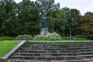 Jau aišku, kur iškeliaus sostinėje nukeltas P. Cvirkos paminklas: nesunku atspėti