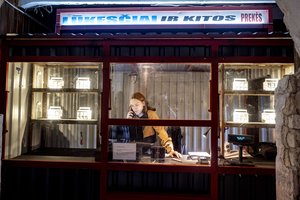 Neįtikėtinos sovietmečio grimasos – parodoje „Spąstai su centriniu šildymu“