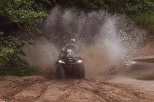 Įpusėjęs „Breslau rallye“: stiprus lietus ir gedimai trasoje