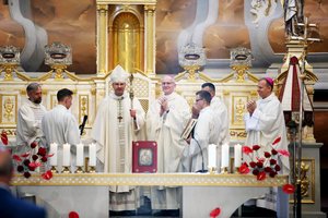 Lietuvos vyskupai raginami steigti ekspertų komisiją pedofilijos atvejų bažnyčioje tyrimui: viešą laišką pasirašė dešimtys visuomenininkų